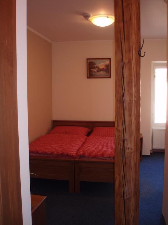 Hotel Mrazek Пардубице Номер фото